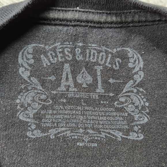 Aces & Idols Neon Green Grunge Skull Graphic Tshirt Sz L - Picture 3 of 3